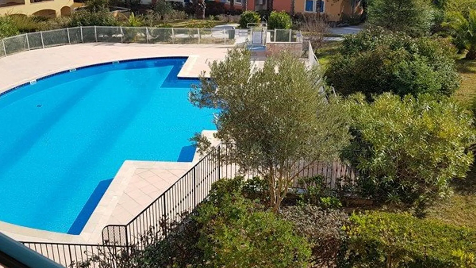 Appartement 3 Chambres Avec Terrasse, Piscine Et Tennis, Climatise - Fr-1-100-350 Cavalaire-sur-Mer Holiday home